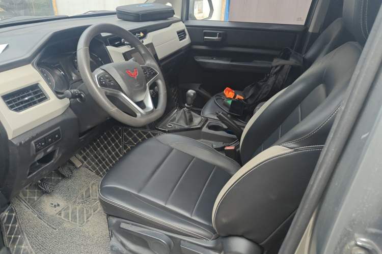 Used Wuling Hongguang PLUS 2020 1.5L Manual Comfort 7-Seater Left Front Seat