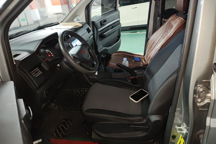 Used Wuling Hongguang PLUS 2020 1.5L Manual Standard Edition 7-Seater Left Front Seat
