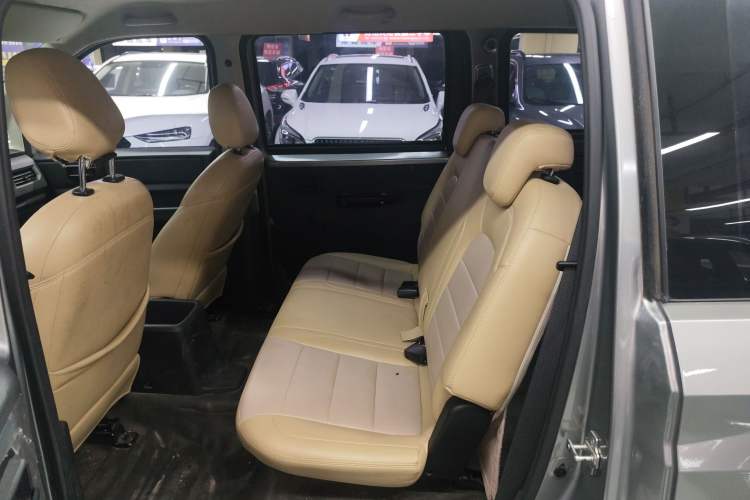 Used Wuling Hongguang PLUS 2020 1.5L Manual Standard Edition 5 Seats Left Rear Seat