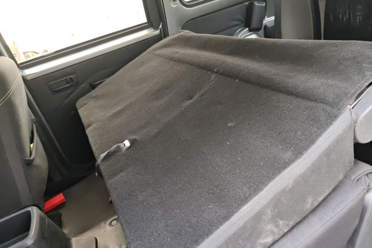 Used Wuling Hongguang PLUS 2020 1.5L Manual Standard Edition 7-Seater Left Rear Seat