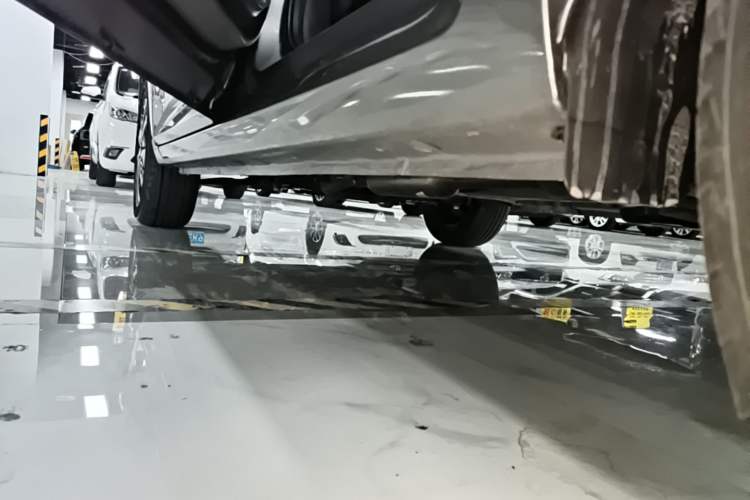 Used Wuling Hongguang PLUS 2020 1.5L Manual Standard Edition 5 Seats Left Side Sill