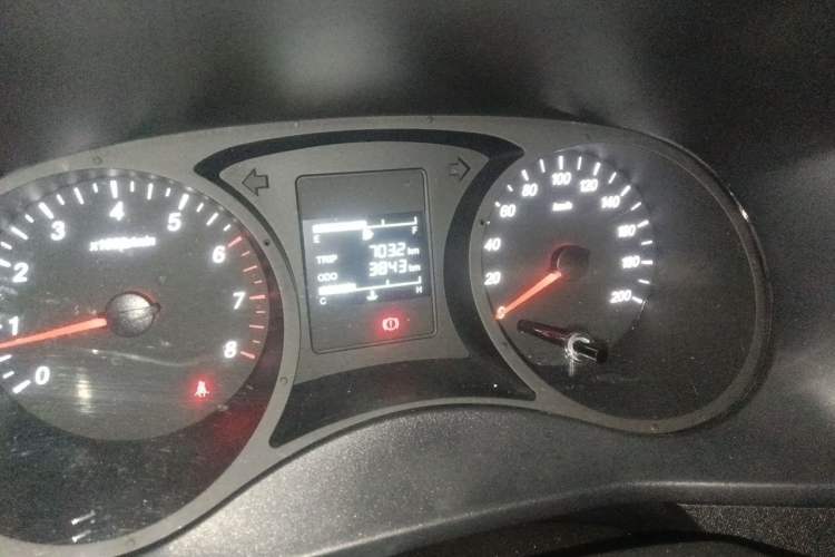 Used Wuling Hongguang PLUS 2020 1.5L Manual Standard Edition 5 Seats Odometer Close Up