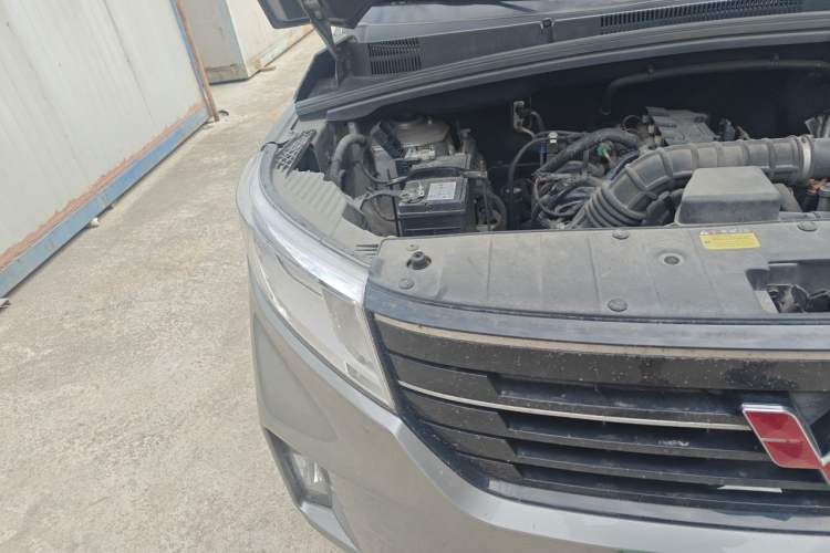 Used Wuling Hongguang PLUS 2020 1.5L Manual Comfort 7-Seater Right Front Headlight
