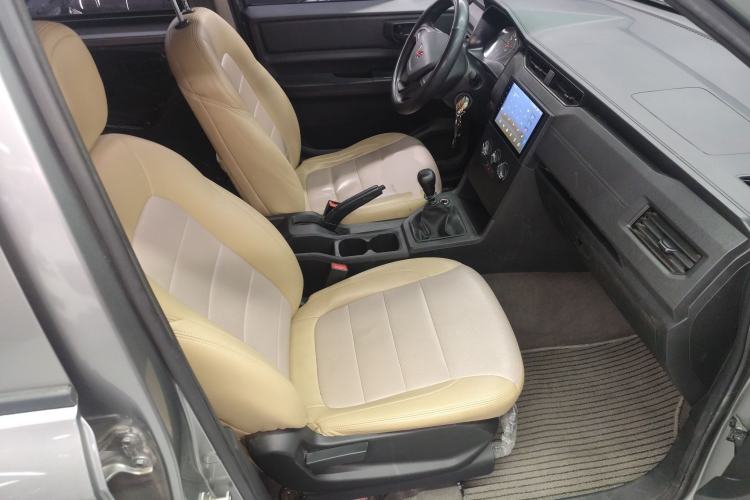 Used Wuling Hongguang PLUS 2020 1.5L Manual Standard Edition 5 Seats Right Front Seat