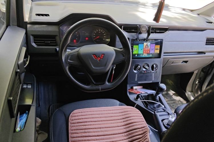 Used Wuling Hongguang PLUS 2020 1.5L Manual Standard Edition 5 Seats Steering Wheel