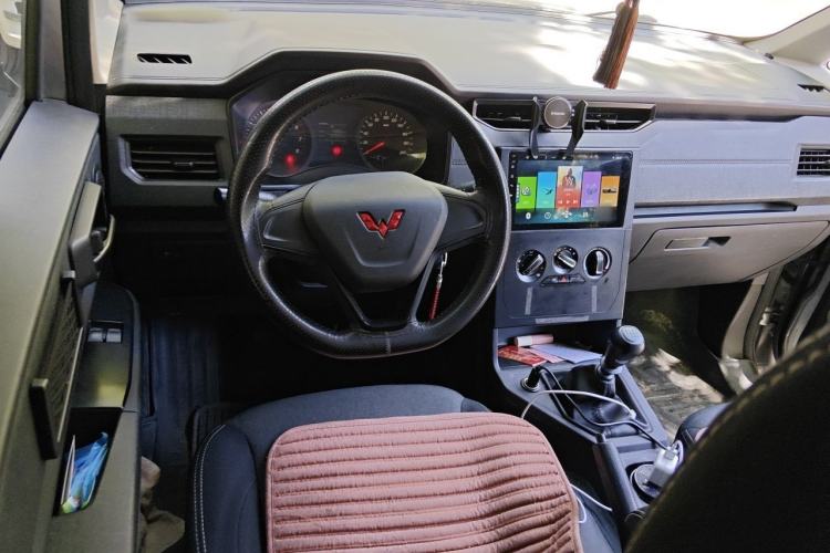 Used Wuling Hongguang PLUS 2020 1.5L Manual Standard Edition 5 Seats Steering Wheel