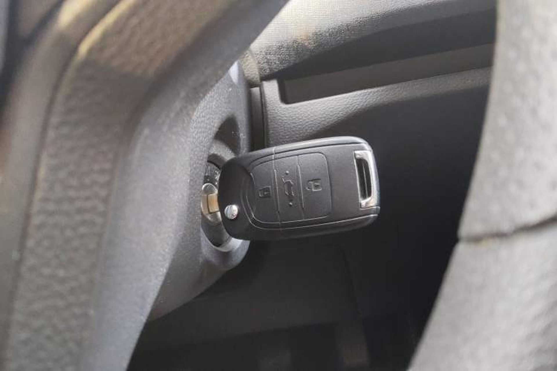 Used Wuling Hongguang PLUS 2020 1.5L Manual Standard Edition 5 Seats Vehicle Key