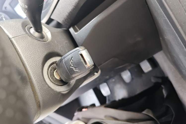 Used Wuling Hongguang PLUS 2020 1.5L Manual Standard Edition 7-Seater Vehicle Key