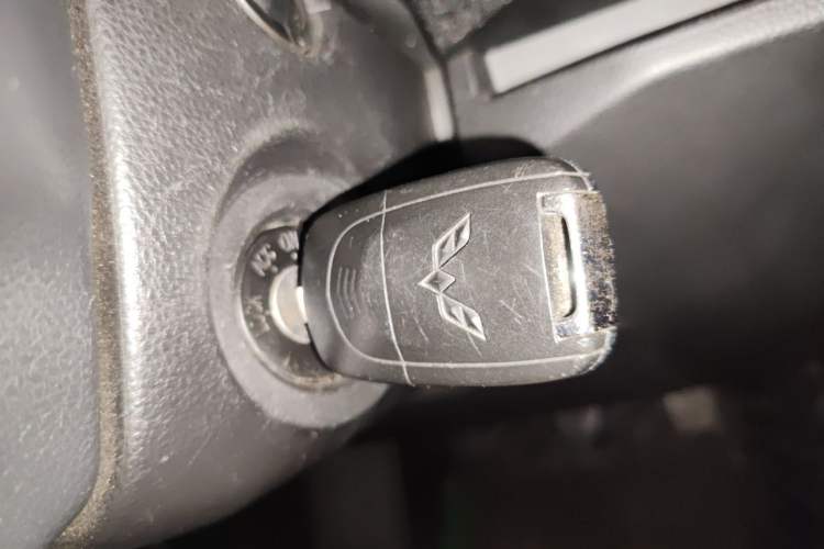 Used Wuling Hongguang PLUS 2020 1.5L Manual Standard Edition 7-Seater Vehicle Key