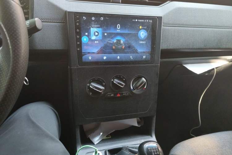 Used Wuling Hongguang PLUS 2020 1.5L Manual Standard Edition 7-Seater Audio And AC Panel