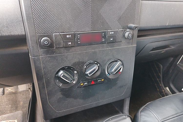 Used Wuling Hongguang PLUS 2020 1.5L Manual Standard Edition 5 Seats Audio And AC Panel