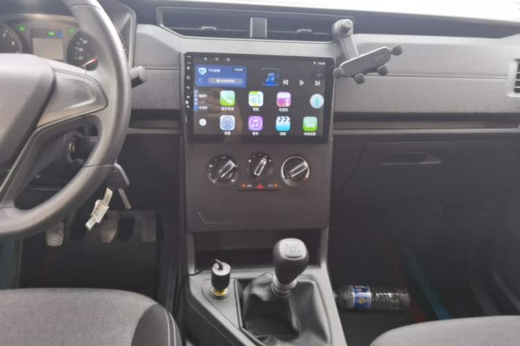 Used Wuling Hongguang PLUS 2020 1.5L Manual Standard Edition 7-Seater Audio And AC Panel