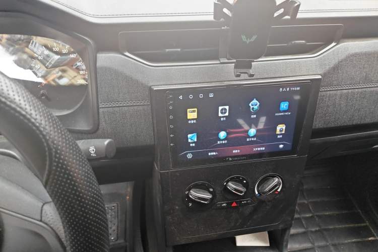 Used Wuling Hongguang PLUS 2020 1.5L Manual Standard Edition 5 Seats Audio And AC Panel
