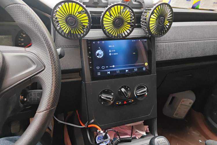 Used Wuling Hongguang PLUS 2020 1.5L Manual Standard Edition 5 Seats Audio And AC Panel