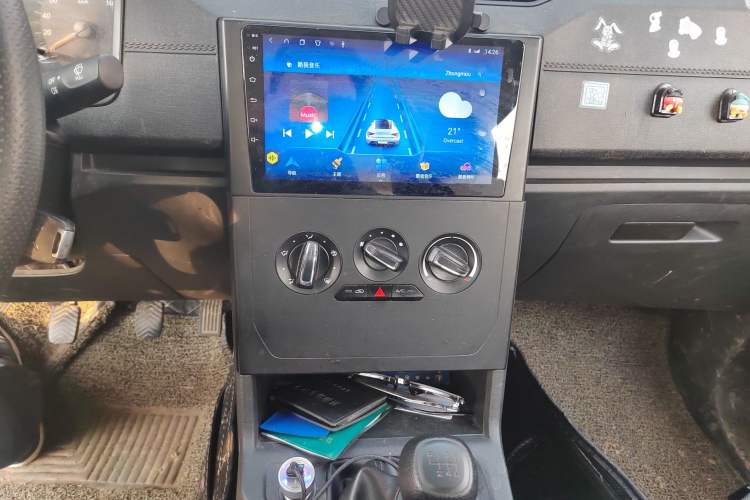 Used Wuling Hongguang PLUS 2020 1.5L Manual Standard Edition 7-Seater Audio And AC Panel