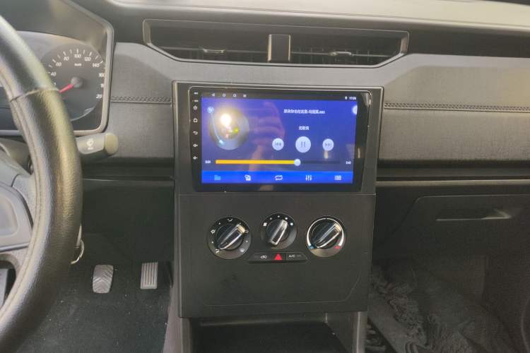 Used Wuling Hongguang PLUS 2020 1.5L Manual Standard Edition 5 Seats Audio And AC Panel