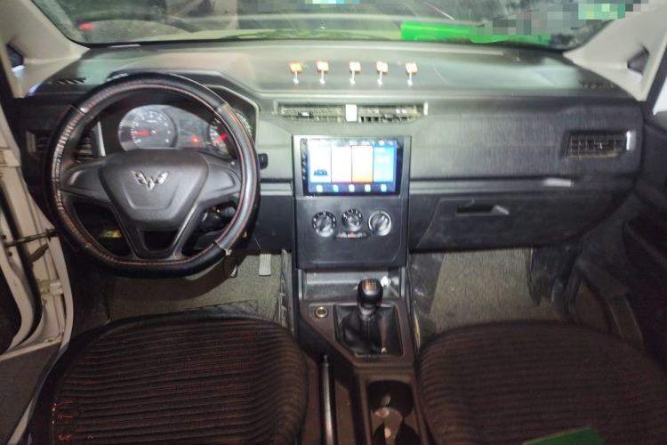 Used Wuling Hongguang PLUS 2020 1.5L Manual Standard Edition 5 Seats Center Console
