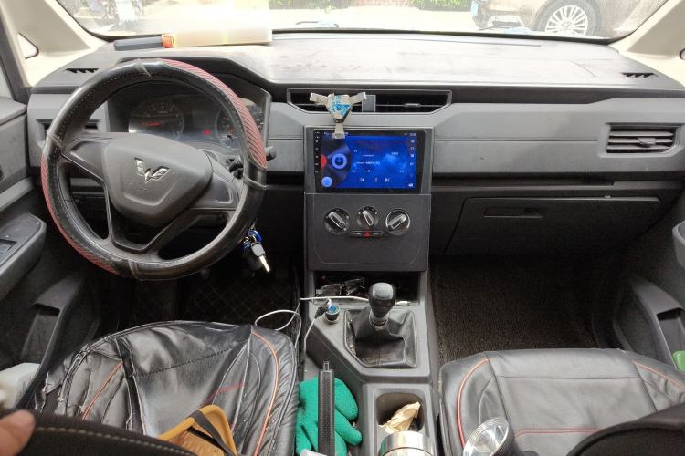 Used Wuling Hongguang PLUS 2020 1.5L Manual Standard Edition 5 Seats Center Console