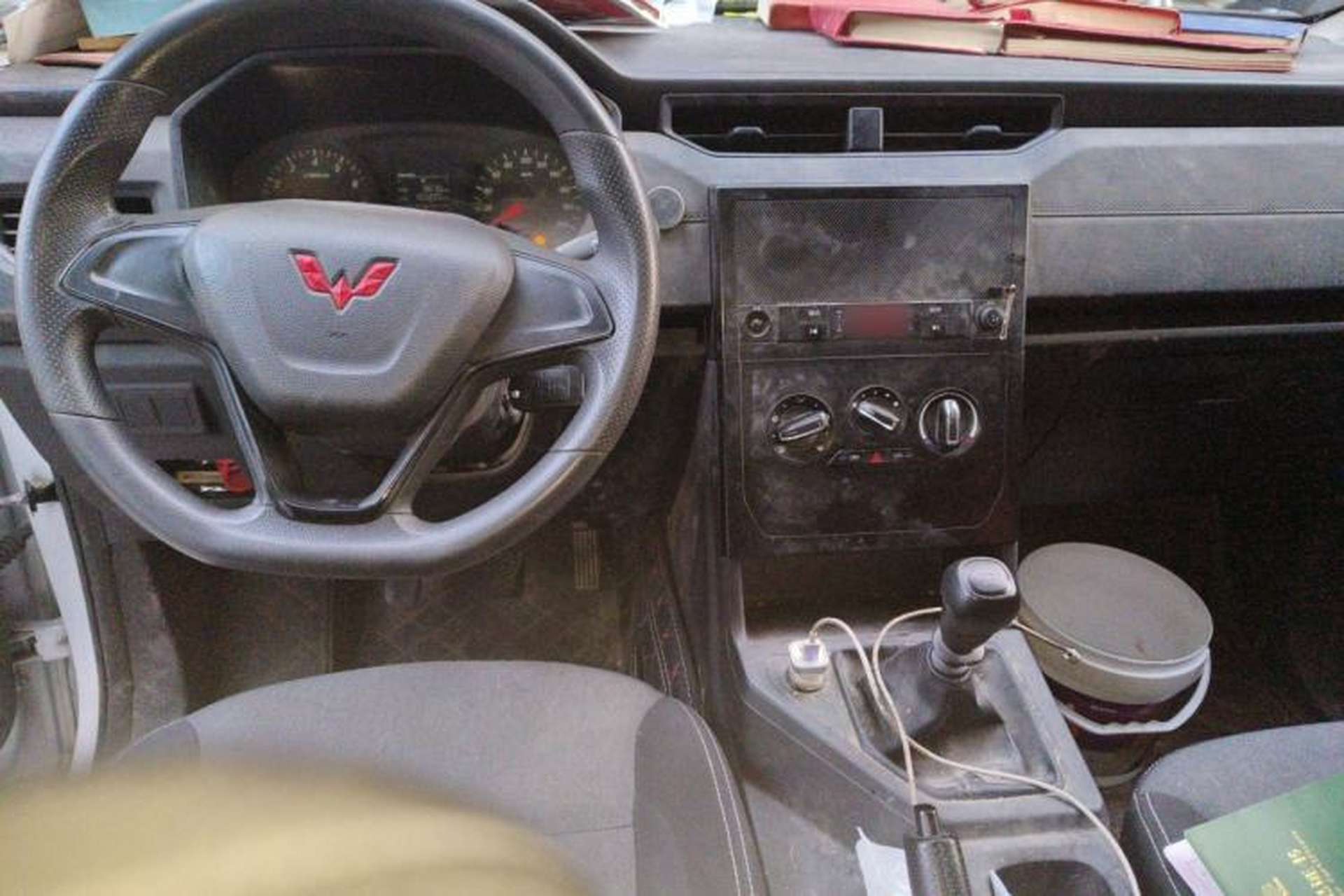 Used Wuling Hongguang PLUS 2020 1.5L Manual Standard Edition 5 Seats Center Console