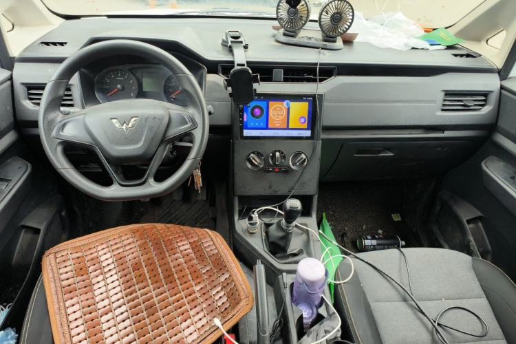 Used Wuling Hongguang PLUS 2020 1.5L Manual Standard Edition 5 Seats Center Console
