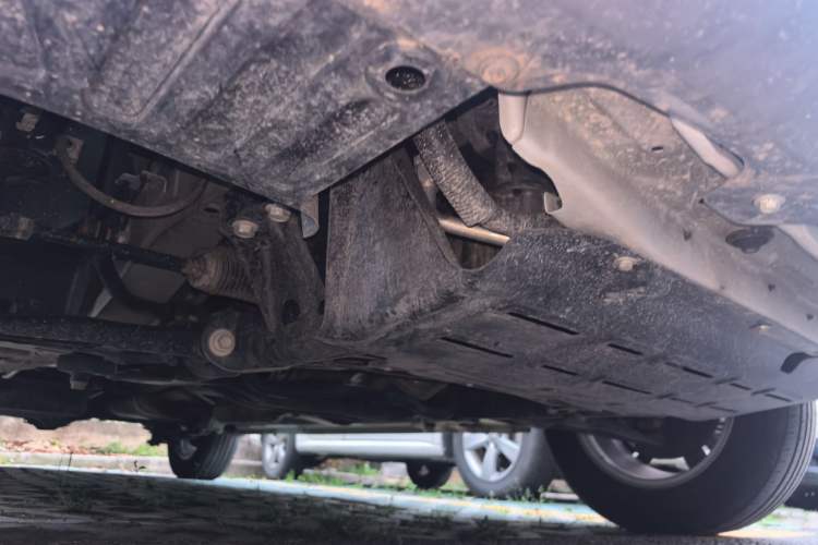 Used Wuling Hongguang PLUS 2020 1.5L Manual Comfort 7-Seater Chassis Front Right