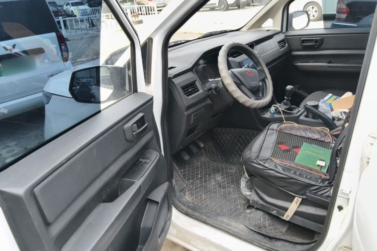 Used Wuling Hongguang PLUS 2020 1.5L Manual Standard Edition 5 Seats Driver Seat