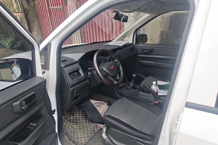 Used Wuling Hongguang PLUS 2020 1.5L Manual Standard Edition 7-Seater Driver Seat