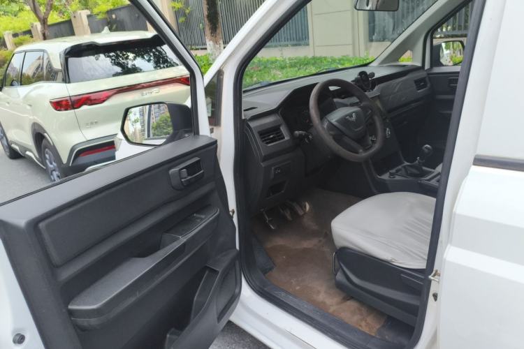 Used Wuling Hongguang PLUS 2020 1.5L Manual Standard Edition 5 Seats Driver Seat