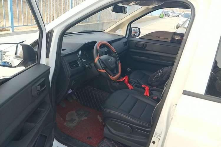 Used Wuling Hongguang PLUS 2020 1.5L Manual Standard Edition 7-Seater Driver Seat