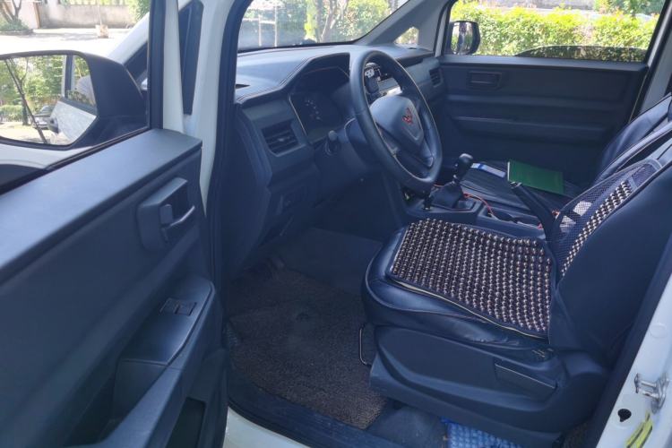 Used Wuling Hongguang PLUS 2020 1.5L Manual Standard Edition 5 Seats Driver Seat