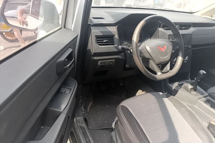 Used Wuling Hongguang PLUS 2020 1.5L Manual Standard Edition 7-Seater Driver Seat