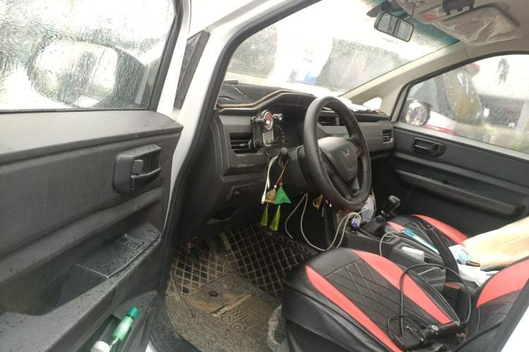 Used Wuling Hongguang PLUS 2020 1.5L Manual Standard Edition 7-Seater Driver Seat