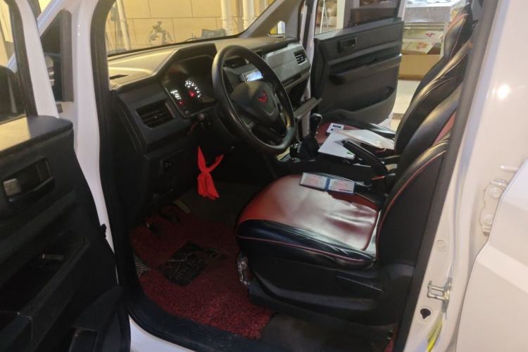 Used Wuling Hongguang PLUS 2020 1.5L Manual Standard Edition 5 Seats Driver Seat