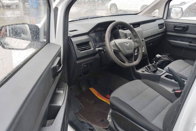Used Wuling Hongguang PLUS 2020 1.5L Manual Standard Edition 7-Seater Driver Seat