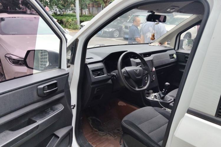 Used Wuling Hongguang PLUS 2020 1.5L Manual Standard Edition 5 Seats Driver Seat