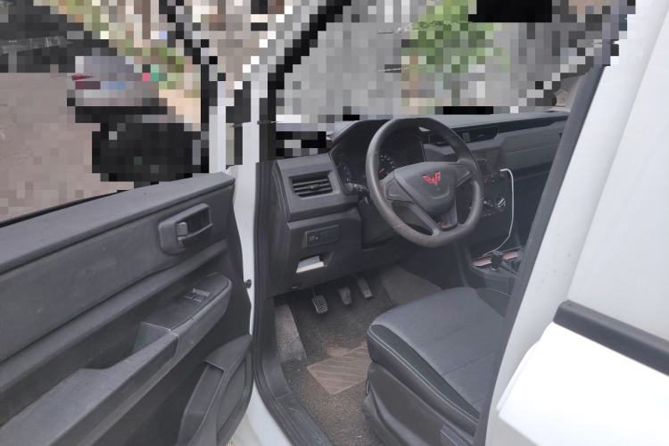 Used Wuling Hongguang PLUS 2020 1.5L Manual Standard Edition 7-Seater Driver Seat