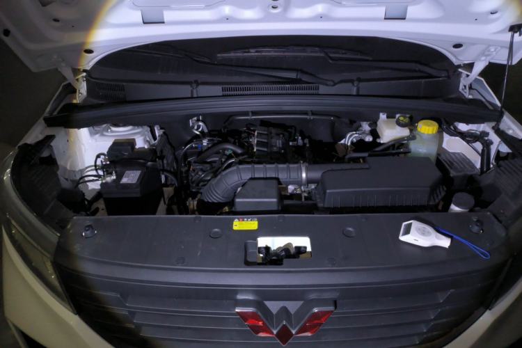 Used Wuling Hongguang PLUS 2020 1.5L Manual Standard Edition 5 Seats Engine Bay