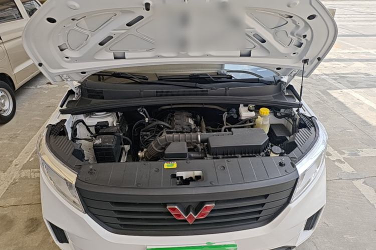Used Wuling Hongguang PLUS 2020 1.5L Manual Standard Edition 5 Seats Engine Bay
