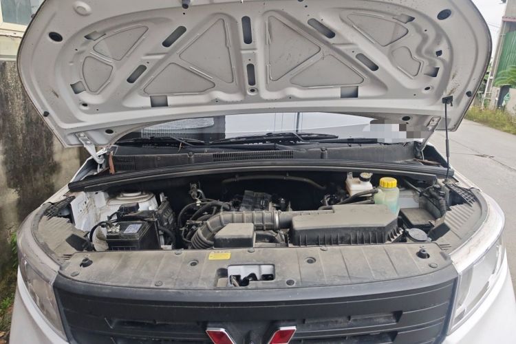 Used Wuling Hongguang PLUS 2020 1.5L Manual Standard Edition 7-Seater Engine Bay