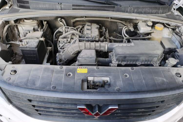 Used Wuling Hongguang PLUS 2020 1.5L Manual Standard Edition 5 Seats Engine Bay