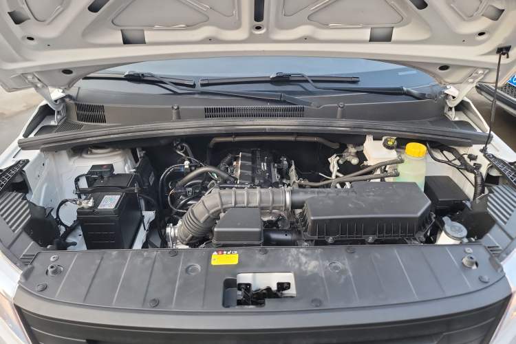 Used Wuling Hongguang PLUS 2020 1.5L Manual Standard Edition 7-Seater Engine Bay