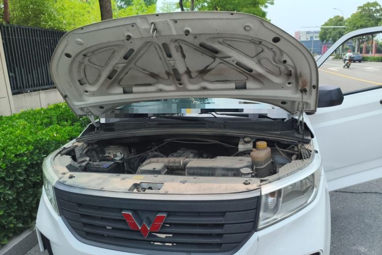 Used Wuling Hongguang PLUS 2020 1.5L Manual Standard Edition 5 Seats Engine Bay