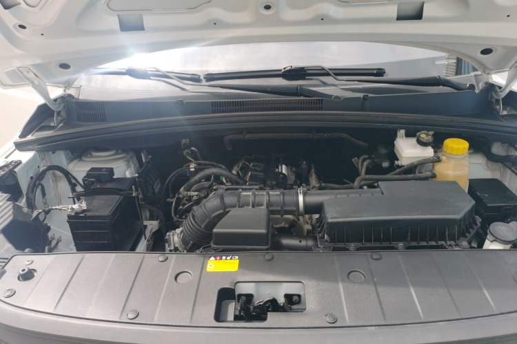 Used Wuling Hongguang PLUS 2020 1.5L Manual Standard Edition 5 Seats Engine Bay