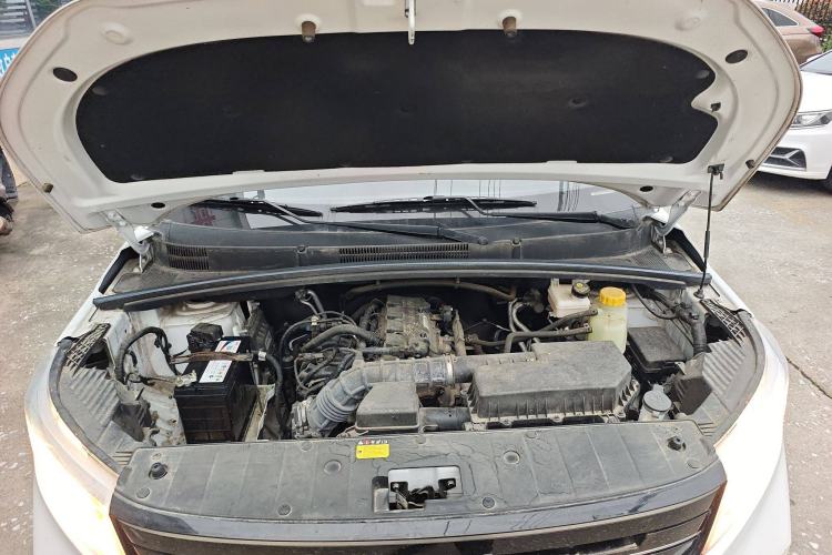 Used Wuling Hongguang PLUS 2020 1.5L Manual Comfort 7-Seater Engine Bay