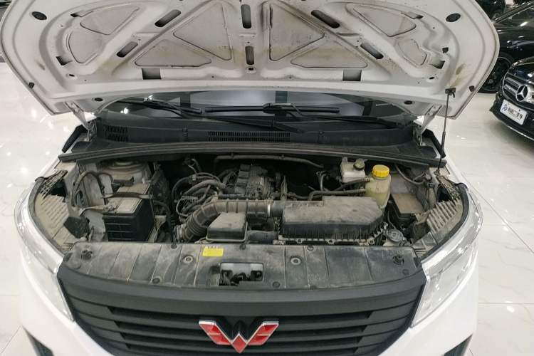 Used Wuling Hongguang PLUS 2020 1.5L Manual Standard Edition 7-Seater Engine Bay