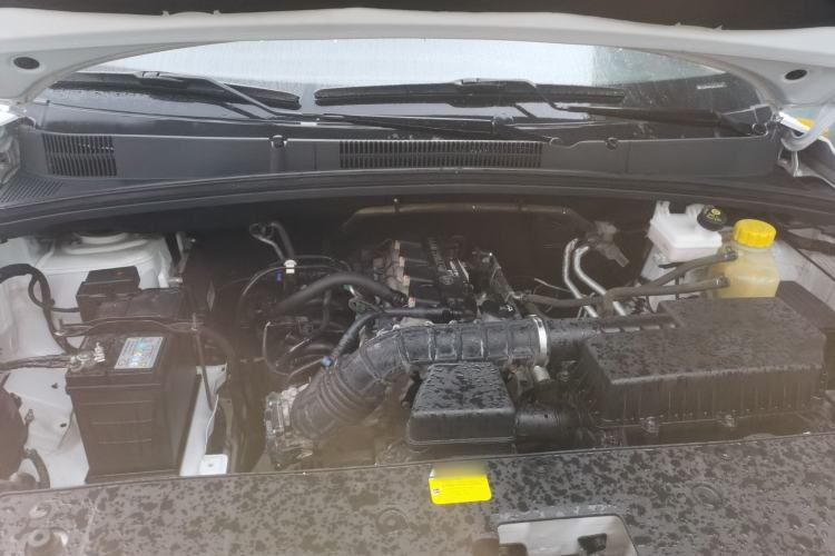 Used Wuling Hongguang PLUS 2020 1.5L Manual Comfort 7-Seater Engine Bay