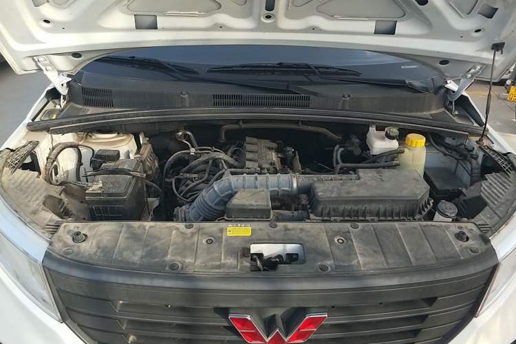 Used Wuling Hongguang PLUS 2020 1.5L Manual Standard Edition 7-Seater Engine Bay