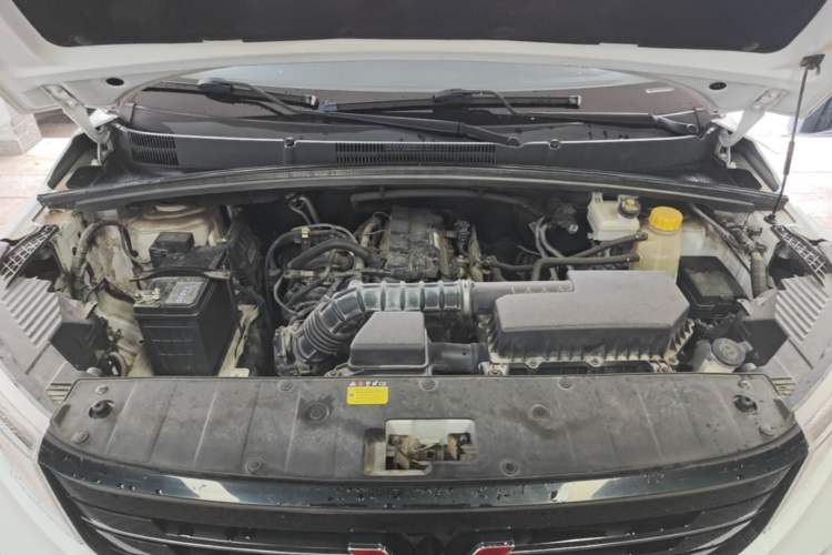Used Wuling Hongguang PLUS 2020 1.5L Manual Comfort 7-Seater Engine Bay