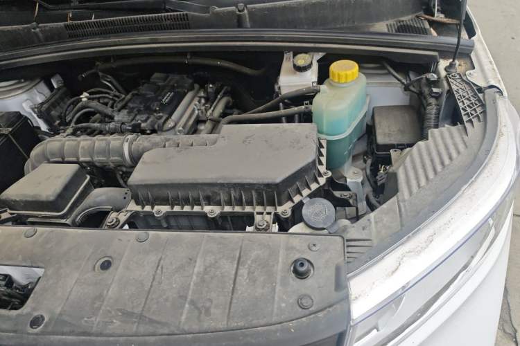 Used Wuling Hongguang PLUS 2020 1.5L Manual Standard Edition 7-Seater Engine Bay Left