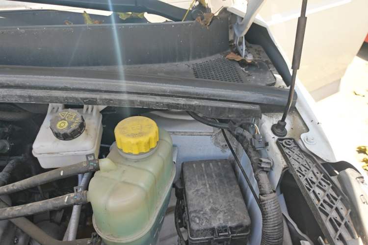 Used Wuling Hongguang PLUS 2020 1.5L Manual Standard Edition 5 Seats Engine Bay Left